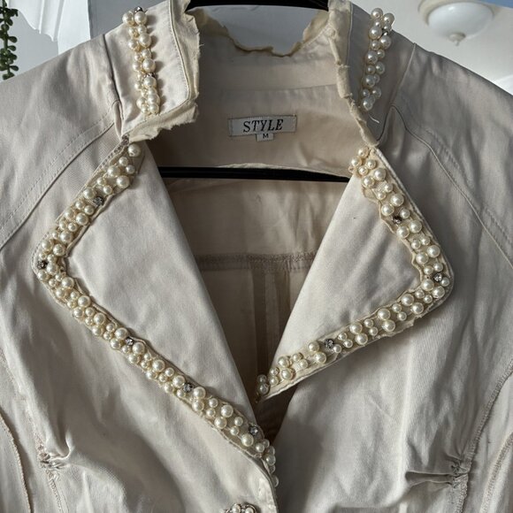 Vintage jacket- Size Medium  beaded pearl and faux diamond studs in areas/beige - Picture 3 of 7